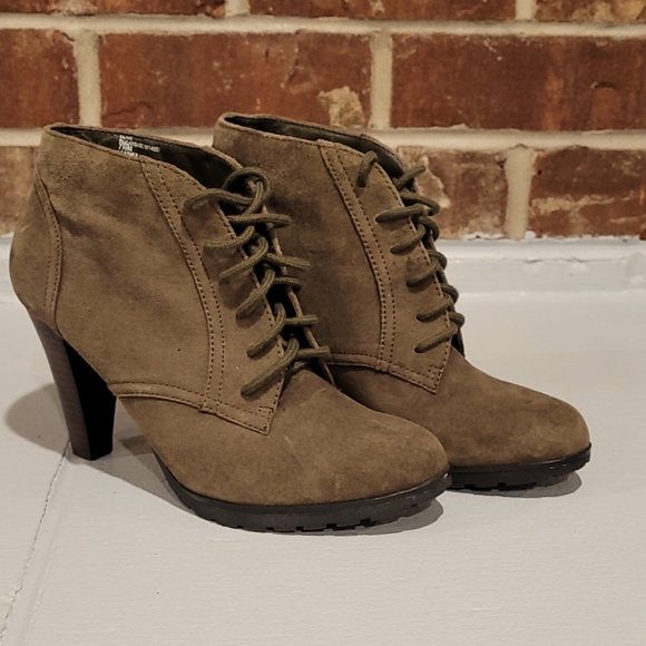 White Mountain Shoes - Olive Booties